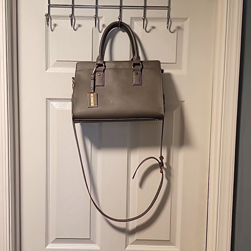 Miztigue grey purse. 12x9